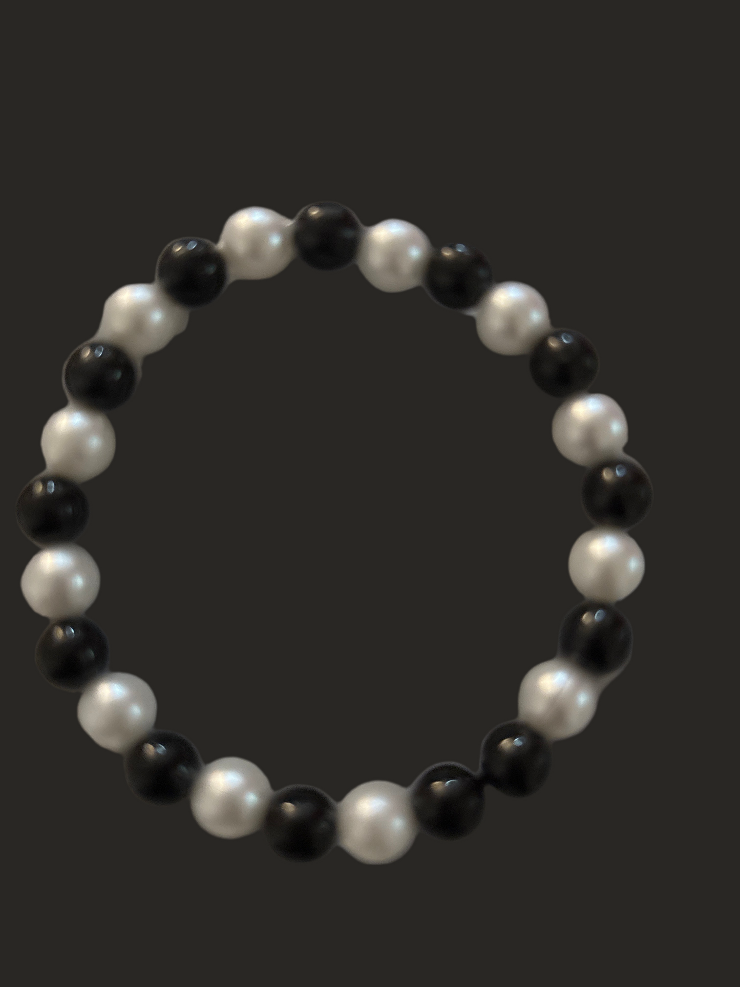 Black / White beaded bracelet